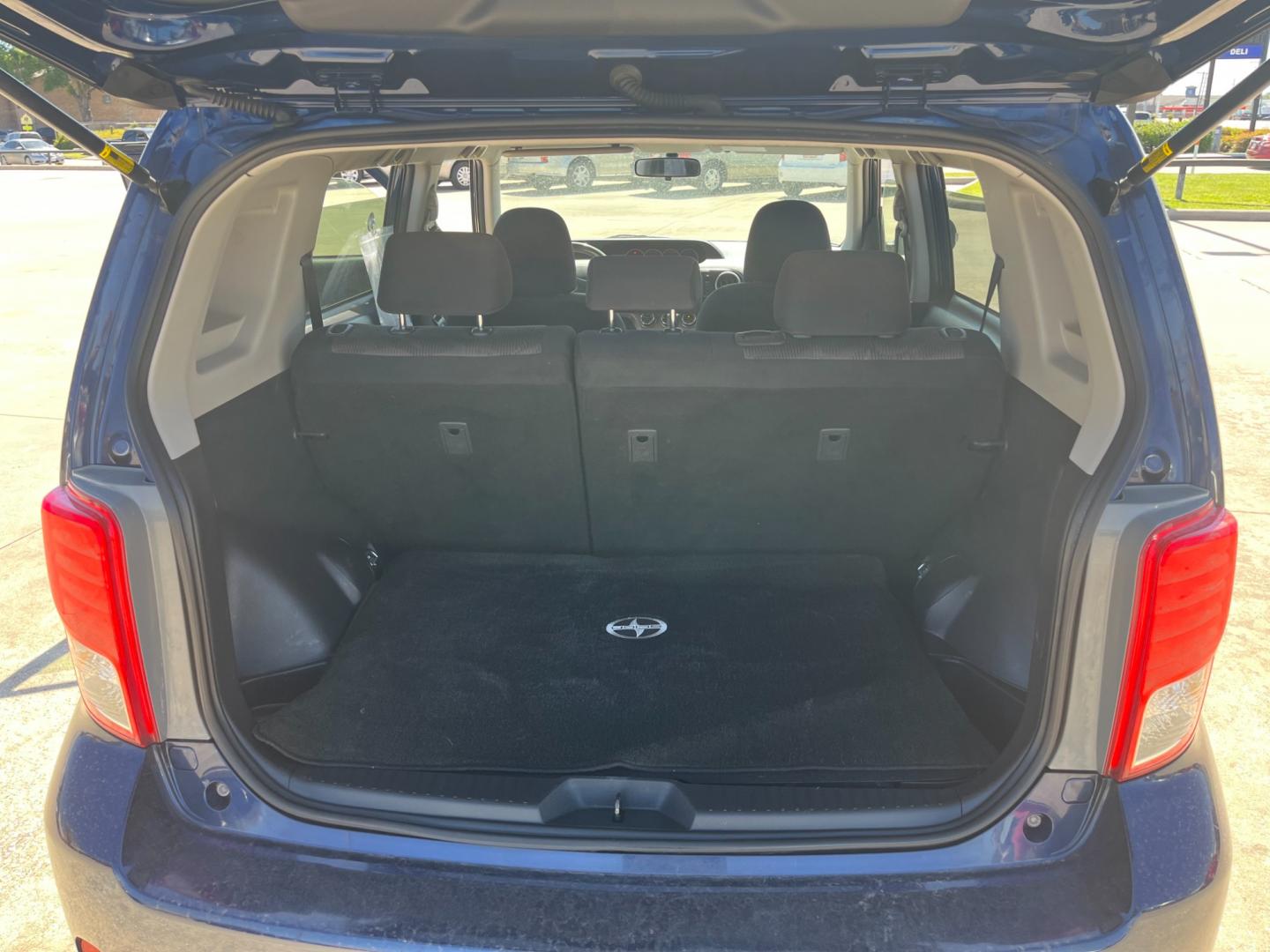 2014 blue /black Scion xB (JTLZE4FE1EJ) , Automatic transmission, located at 14700 Tomball Parkway 249, Houston, TX, 77086, (281) 444-2200, 29.928619, -95.504074 - Photo#13